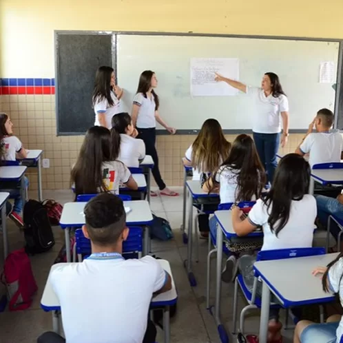 Governo de Pernambuco oficializa nomeação de 2.907 professores