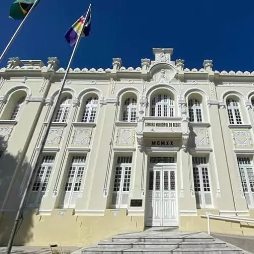 TCE determina que Câmara do Recife demita 189 comissionados e abra concurso 